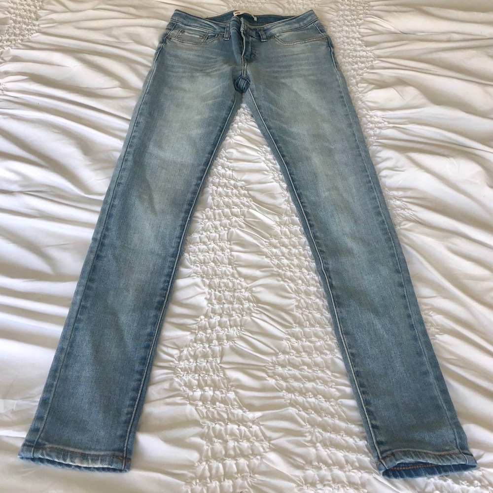 Blue Levi’s 710 Super Skinny. Size 14 in girls.